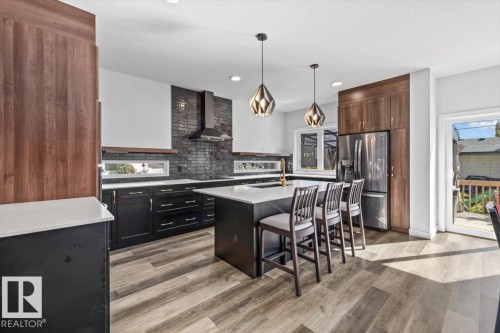 9817 77 Avenue Nw, Edmonton, AB 