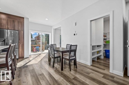9817 77 Avenue Nw, Edmonton, AB 