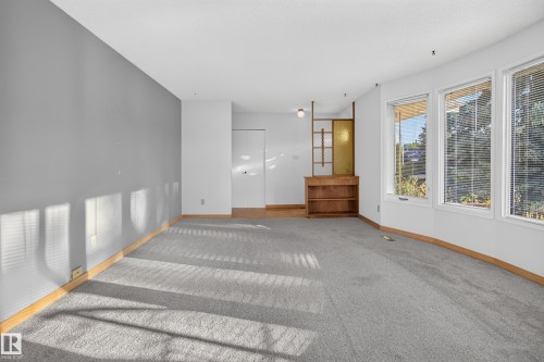 3918 103B Street Nw, Edmonton, AB 