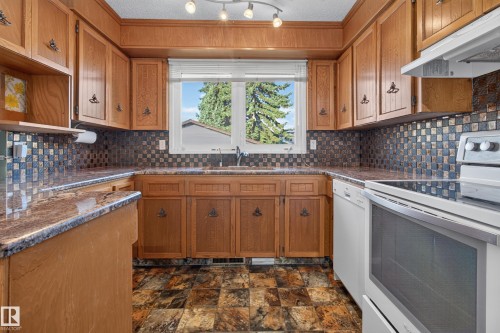 3918 103B Street Nw, Edmonton, AB 
