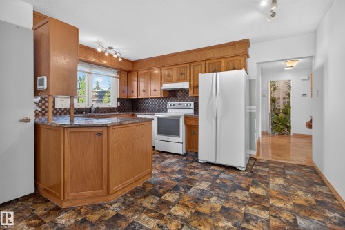 3918 103B Street Nw, Edmonton, AB 