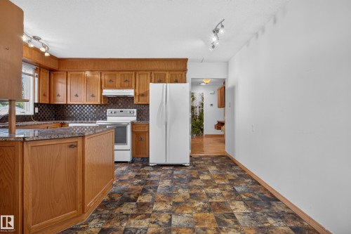 3918 103B Street Nw, Edmonton, AB 