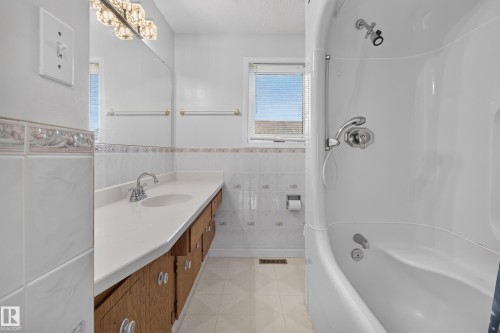 3918 103B Street Nw, Edmonton, AB 