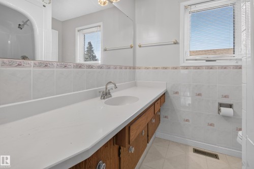 3918 103B Street Nw, Edmonton, AB 
