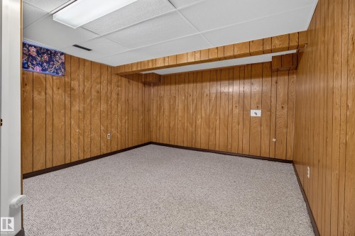 3918 103B Street Nw, Edmonton, AB 
