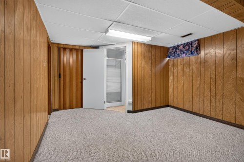 3918 103B Street Nw, Edmonton, AB 