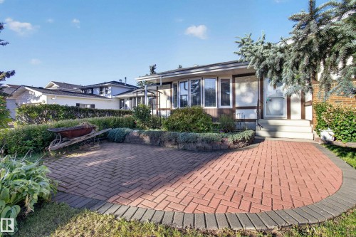 3918 103B Street Nw, Edmonton, AB 