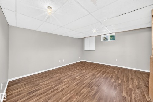 9703 160 Street Nw, Edmonton, AB 