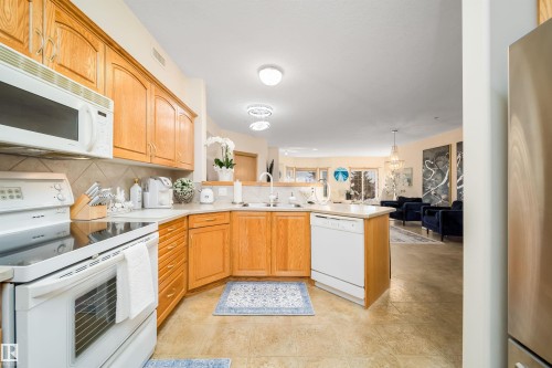 #208 11260 153 Av Nw, Edmonton, AB 