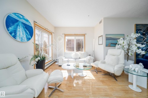 #208 11260 153 Av Nw, Edmonton, AB 