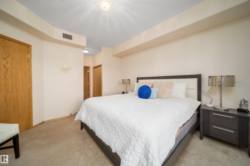 #208 11260 153 Av Nw, Edmonton, AB 