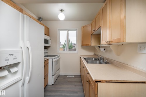 14624 121 Street Nw, Edmonton, AB - Indoor Photo Showing Kitchen With Double Sink