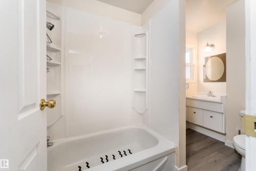 14624 121 Street Nw, Edmonton, AB - Indoor Photo Showing Bathroom