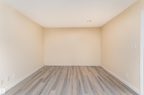 14624 121 Street Nw, Edmonton, AB - Indoor Photo Showing Other Room