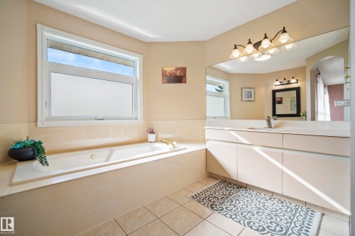 38 Deane Crescent, St. Albert, AB 