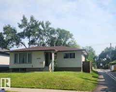 10659 65 Avenue NW Edmonton, AB T6H 1V5