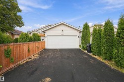 4824 13 Avenue NW  Edmonton, AB T6L 6J9