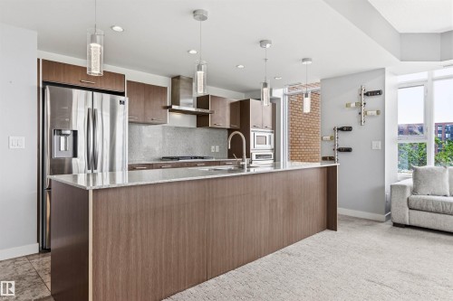 #406 2504 109 St Nw, Edmonton, AB - Indoor Photo Showing Kitchen With Upgraded Kitchen