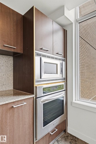 #406 2504 109 St Nw, Edmonton, AB - Indoor Photo Showing Kitchen