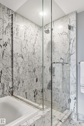 #406 2504 109 St Nw, Edmonton, AB - Indoor Photo Showing Bathroom