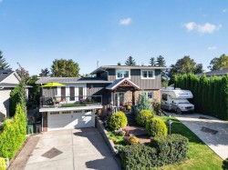 16 BRAESIDE Crescent  Sherwood Park, AB T8A 2M8