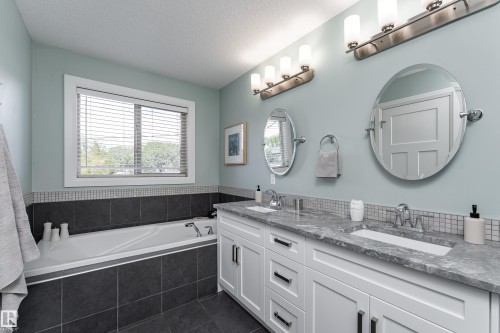 8340 79 Avenue Nw, Edmonton, AB 