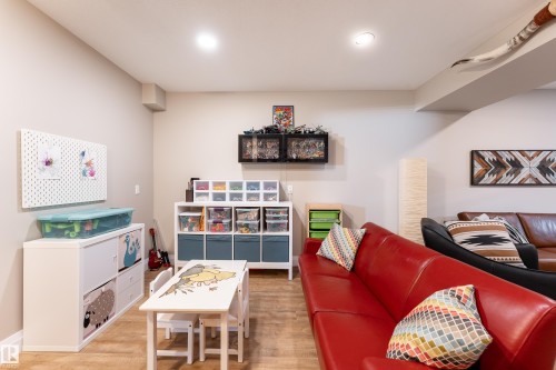 8340 79 Avenue Nw, Edmonton, AB 