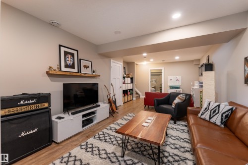8340 79 Avenue Nw, Edmonton, AB 