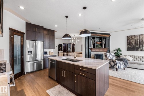 8704 165 Avenue Nw, Edmonton, AB 