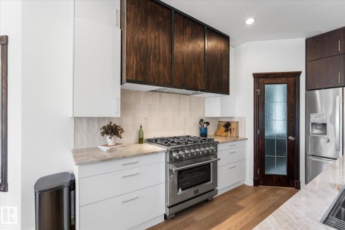 8704 165 Avenue Nw, Edmonton, AB 