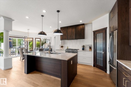 8704 165 Avenue Nw, Edmonton, AB 