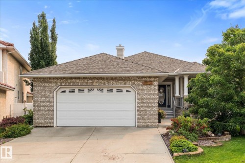 8704 165 Avenue Nw, Edmonton, AB 