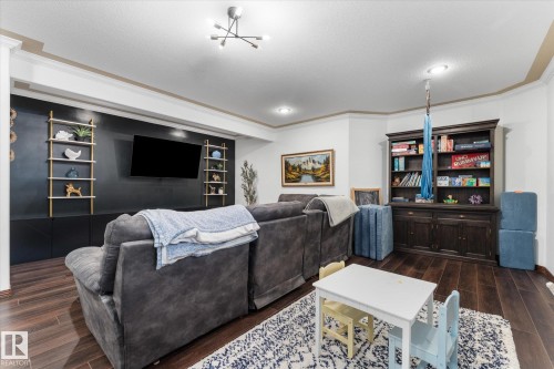 8704 165 Avenue Nw, Edmonton, AB 
