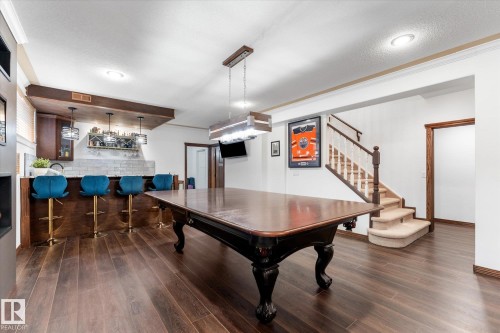 8704 165 Avenue Nw, Edmonton, AB 