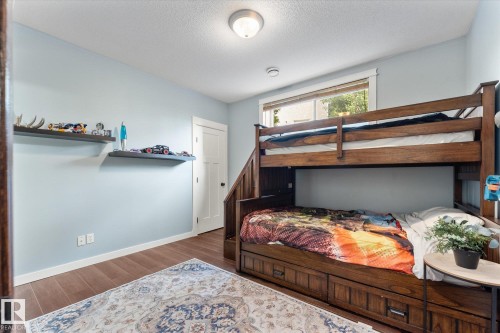 8704 165 Avenue Nw, Edmonton, AB 