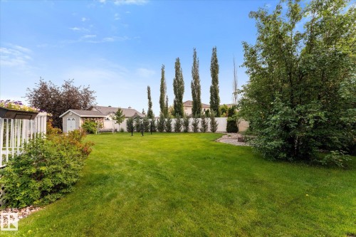 8704 165 Avenue Nw, Edmonton, AB 
