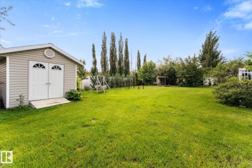 8704 165 Avenue Nw, Edmonton, AB 