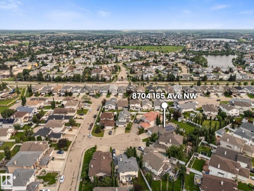 8704 165 Avenue Nw, Edmonton, AB 