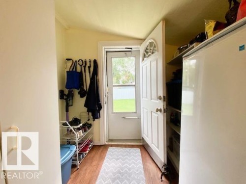 4505 53 Street, Wetaskiwin, AB - Indoor