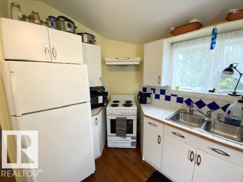 4505 53 Street, Wetaskiwin, AB - Indoor Photo Showing Kitchen