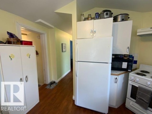 4505 53 Street, Wetaskiwin, AB - Indoor Photo Showing Kitchen