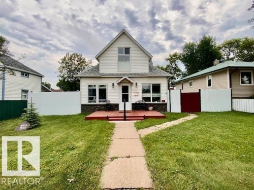4505 53 Street, Wetaskiwin, AB - Outdoor