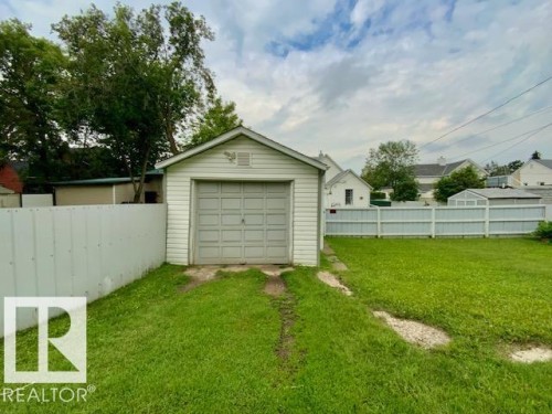 4505 53 Street, Wetaskiwin, AB - Outdoor