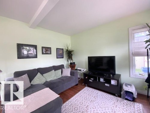 4505 53 Street, Wetaskiwin, AB - Indoor Photo Showing Living Room