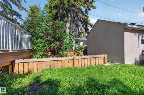 Exterior deck featuring white railing - 6807 112A Street Nw, Edmonton, AB 