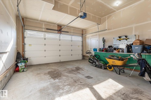 17618 64A Street Nw, Edmonton, AB 