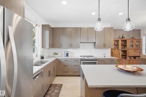 6917 Johnnie Caine Way Nw, Edmonton, AB 