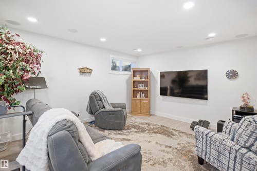 6917 Johnnie Caine Way Nw, Edmonton, AB 