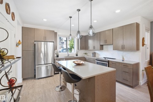 6917 Johnnie Caine Way Nw, Edmonton, AB 