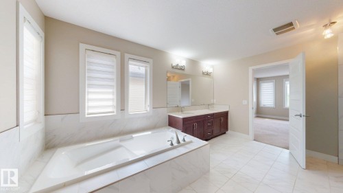 4016 8 Street Nw, Edmonton, AB 